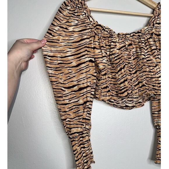 Faithfull The Brand Willow Smocked Crepe Blouse Animal Print Neutral Size US 2 - Picture 5 of 7